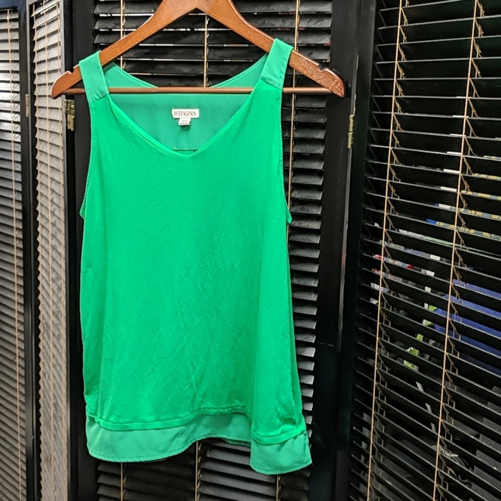 ☘️ Merona kelly green sleeveless blouse M